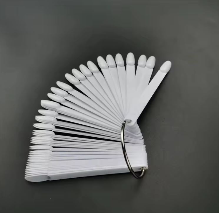 Мострен дисплей - Овал бял, 50 броя, топ цени за професионални маникюристи, декорации, гел лакове и инструменти | Поръчай от FREYA Nails