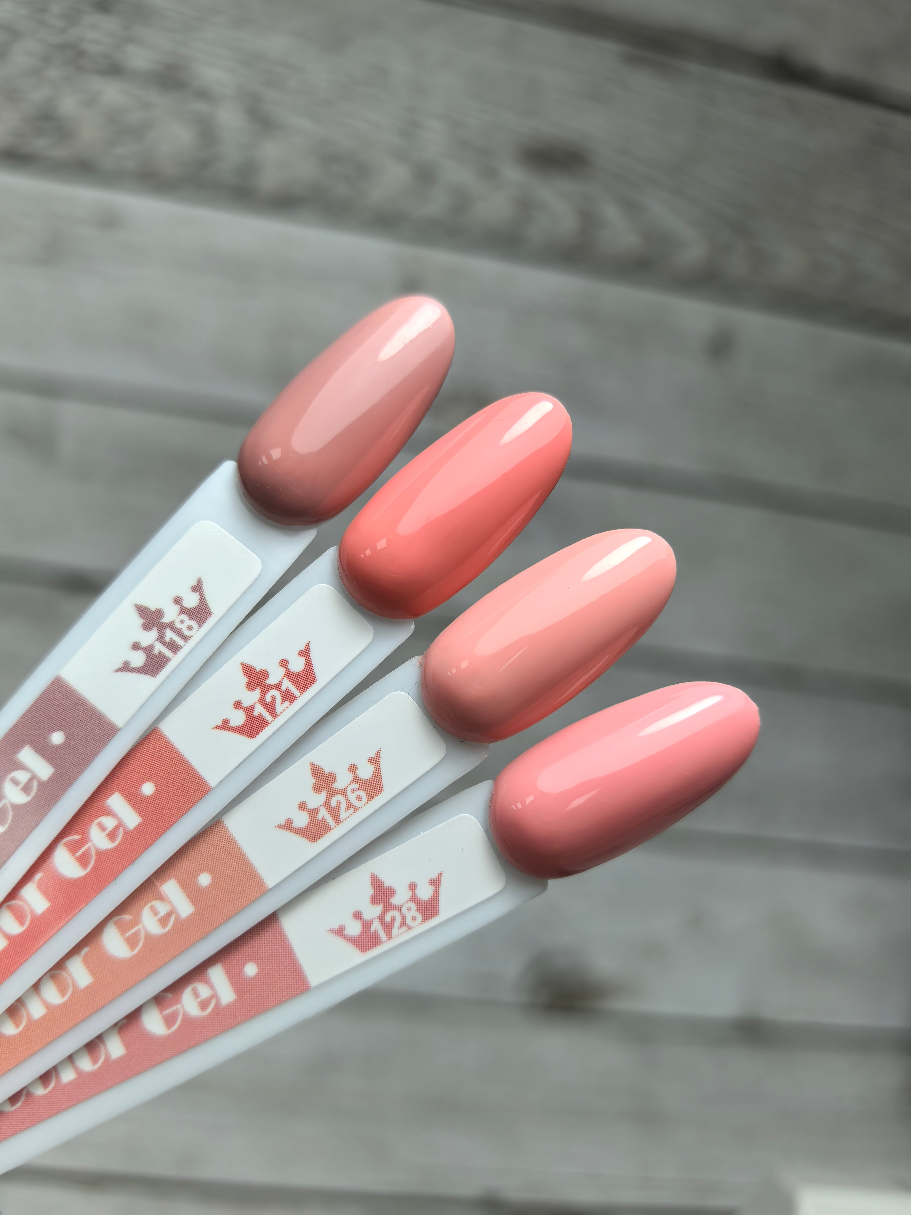 Гел лак 118, четири нюанса розово с висококачествена пигментация, перфектно покритие от първия слой.