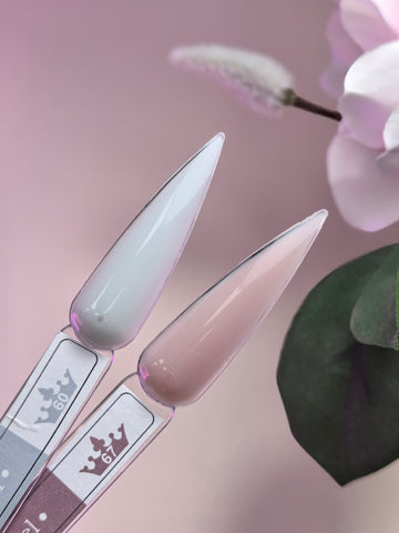 Lemmy Builder Gel 60 - Cloud Dancer swatches with creamy texture display on pink background.