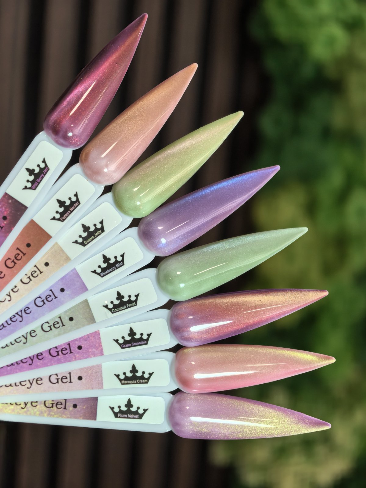 Гел лак Tutti Frutti Cat Eye - Grape Smoothie