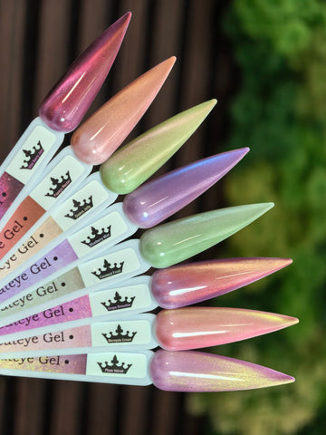 Гел лак Tutti Frutti Cat Eye - Grape Smoothie